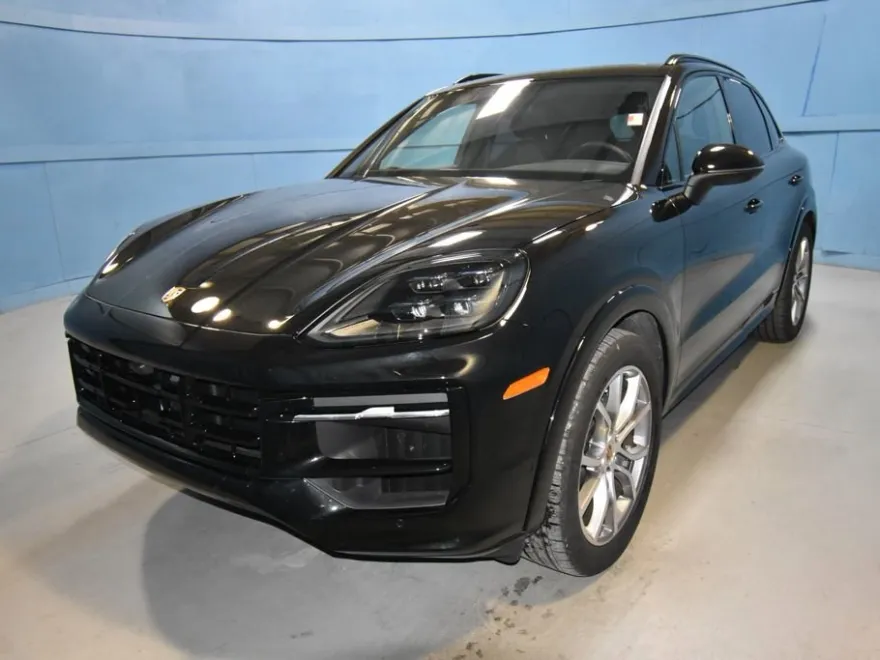 2025 Porsche Cayenne Base photo 1