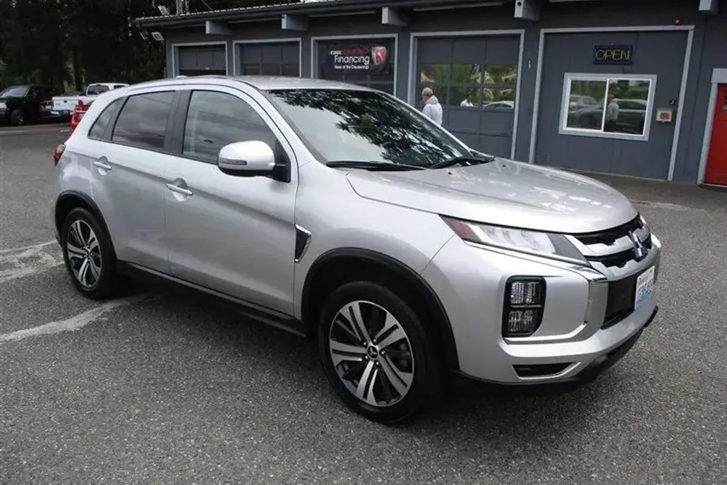 2021 Mitsubishi Outlander Sport SE photo 1