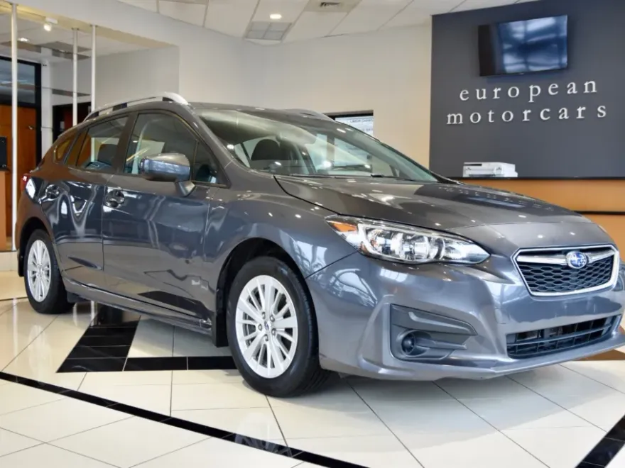 2018 Subaru Impreza Premium photo 1