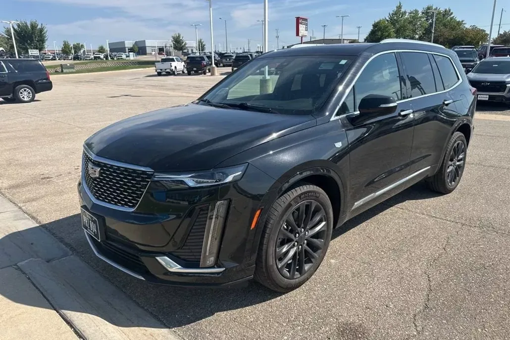 2024 Cadillac XT6 Premium Luxury photo 1