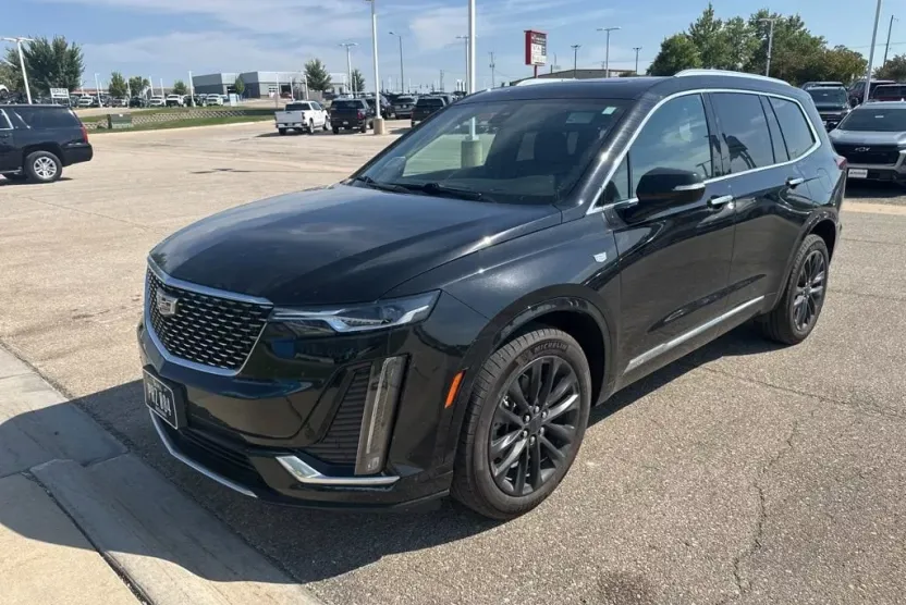 2024 Cadillac XT6 Premium Luxury photo 1