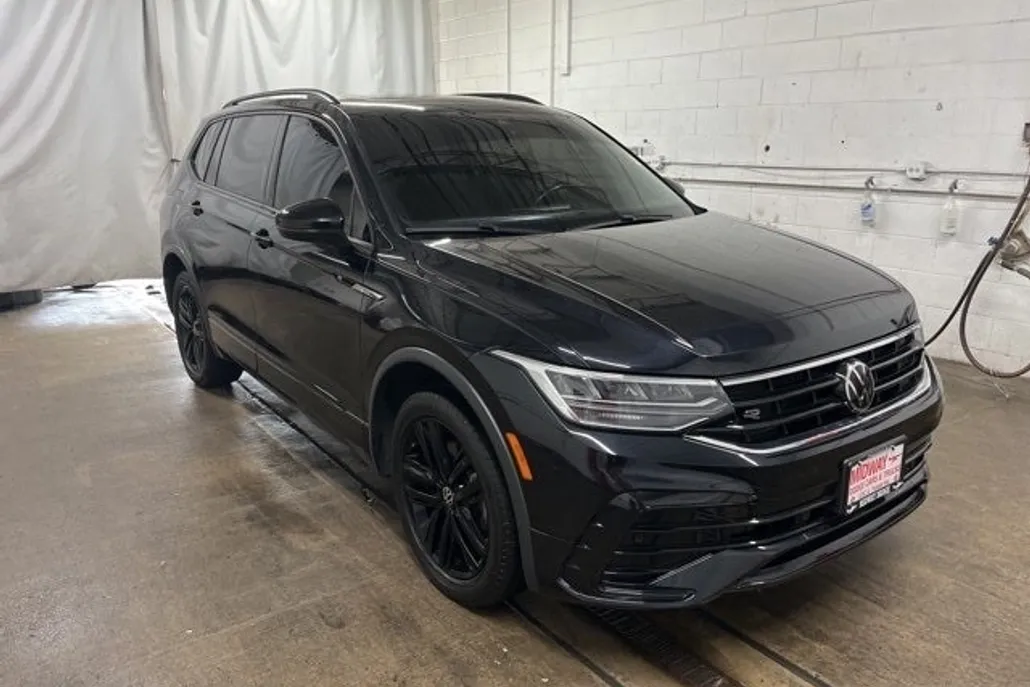 2022 Volkswagen Tiguan SE R-Line Black photo 1