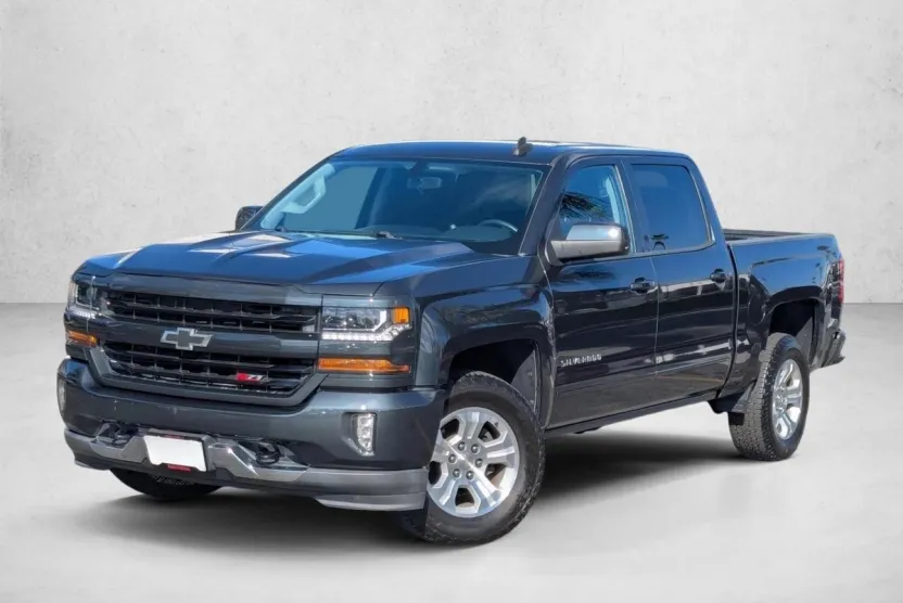 2018 Chevrolet Silverado 1500 LT photo 1