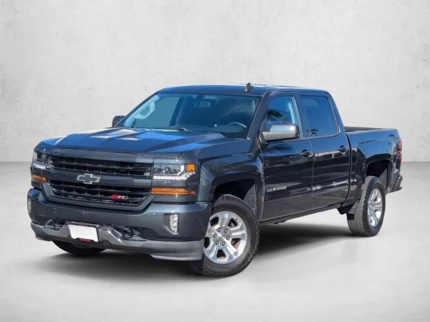 2018 Chevrolet Silverado 1500 LT photo 1