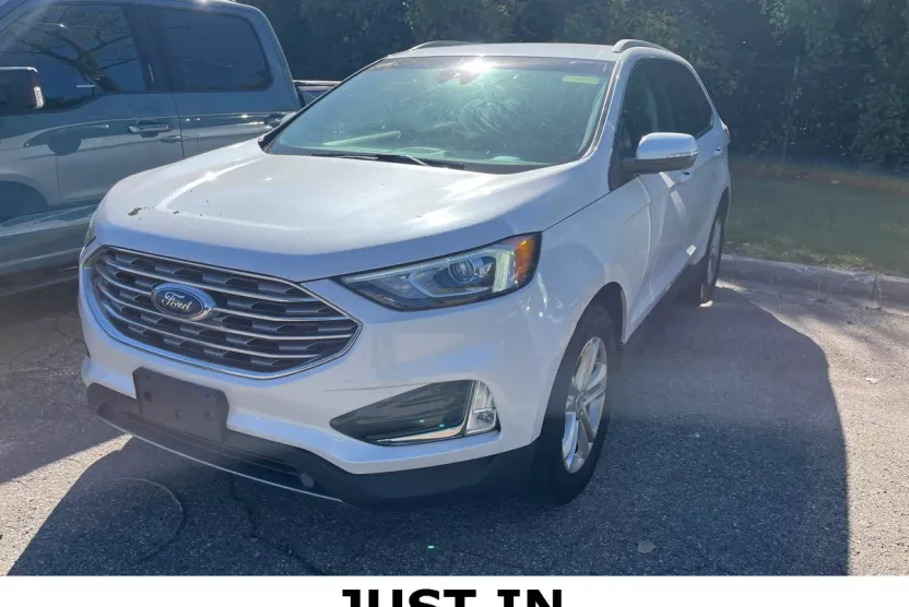 2019 Ford Edge SEL photo 1