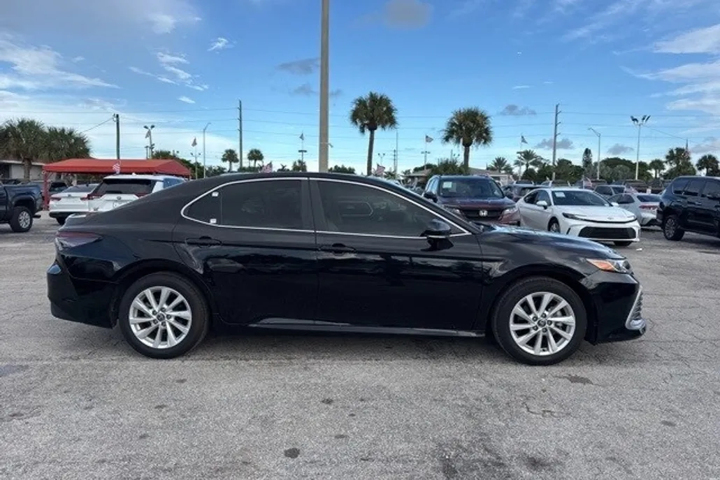 2024 Toyota Camry LE photo 1
