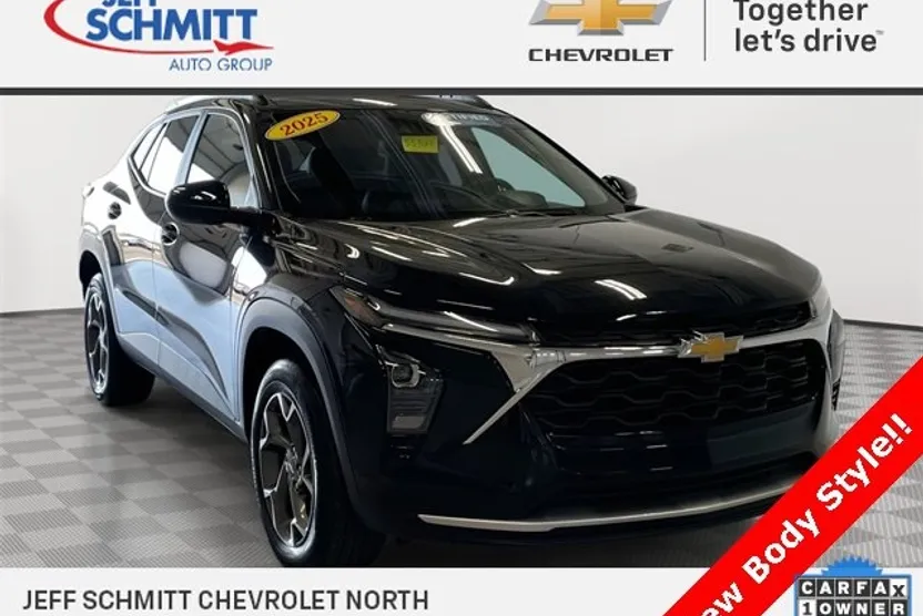 2024 Chevrolet Trax LT photo 1