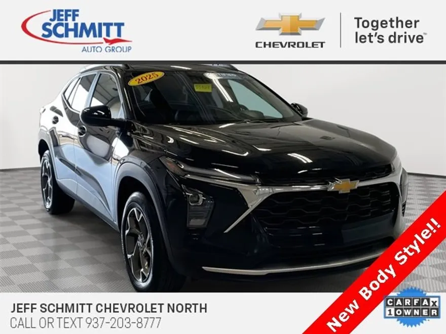 2024 Chevrolet Trax LT photo 1