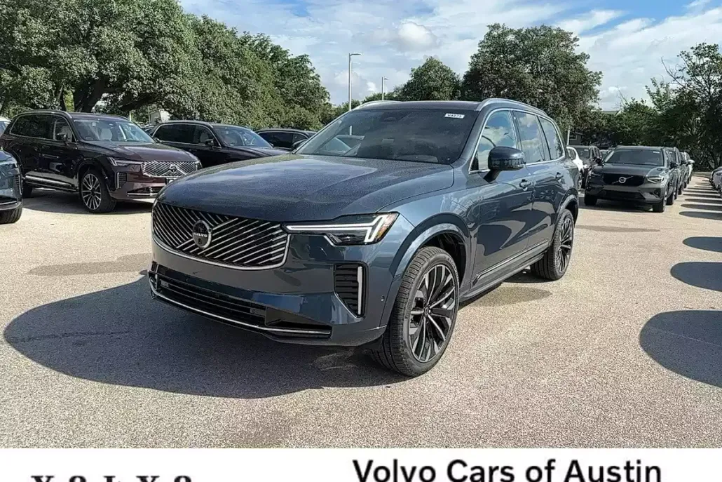 2026 Volvo XC90 Plus photo 1