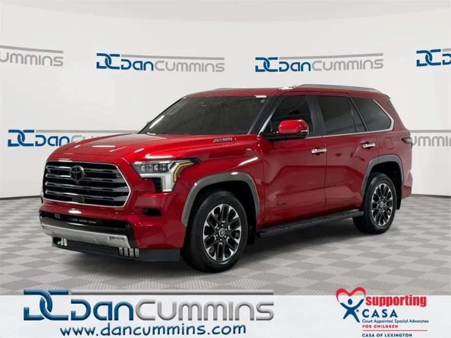 2024 Toyota Sequoia SR5 photo 1