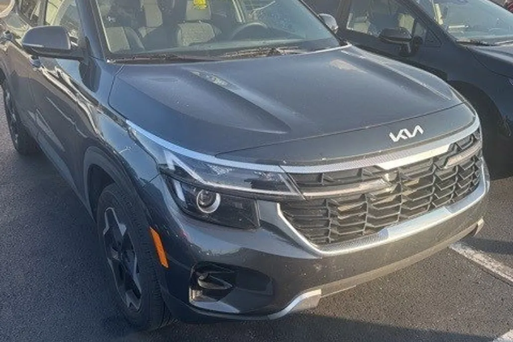 2025 Kia Seltos S photo 1