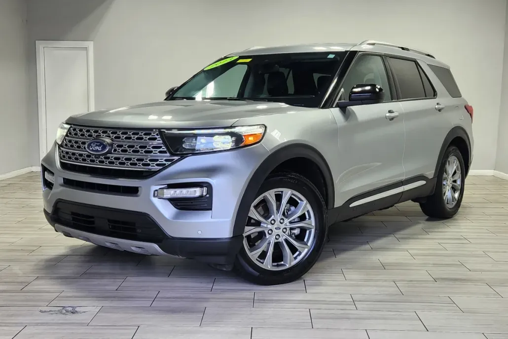 2023 Ford Explorer Limited photo 1