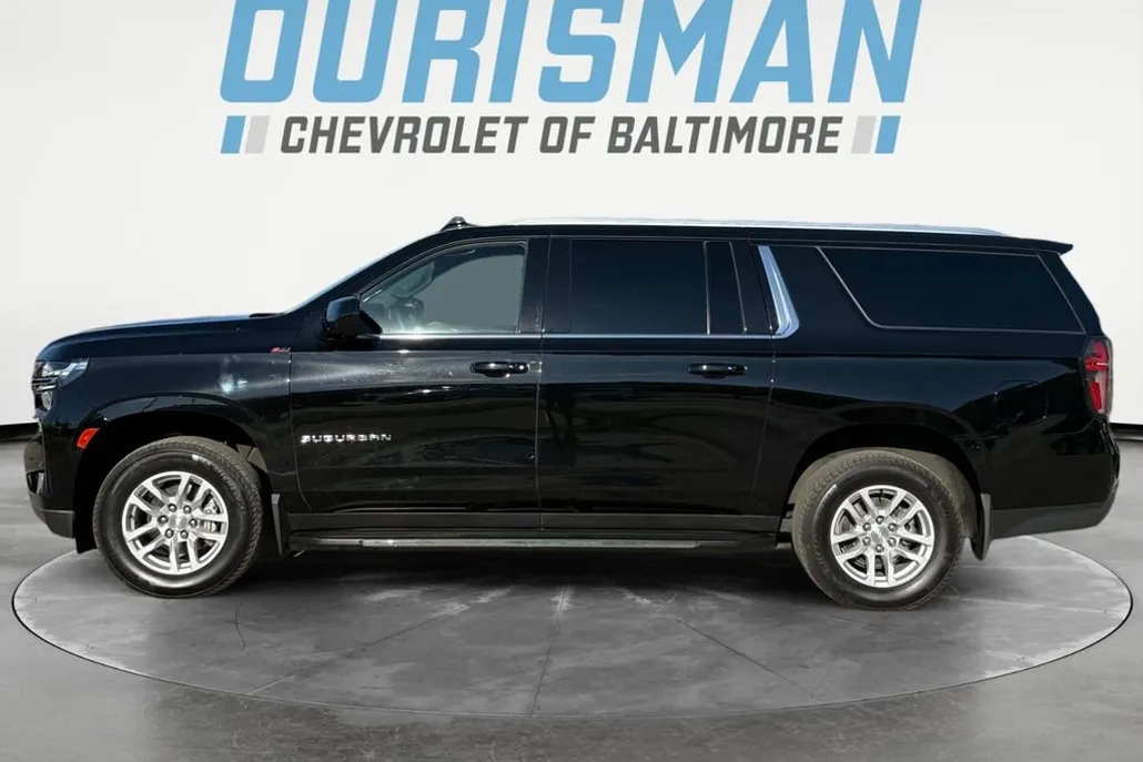 2023 Chevrolet Suburban LS photo 1