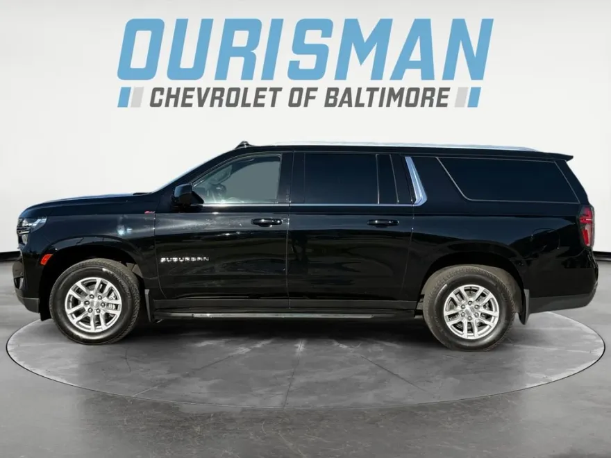 2023 Chevrolet Suburban LS photo 1