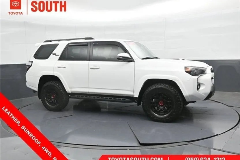 2022 Toyota 4Runner TRD Off-Road Premium photo 1