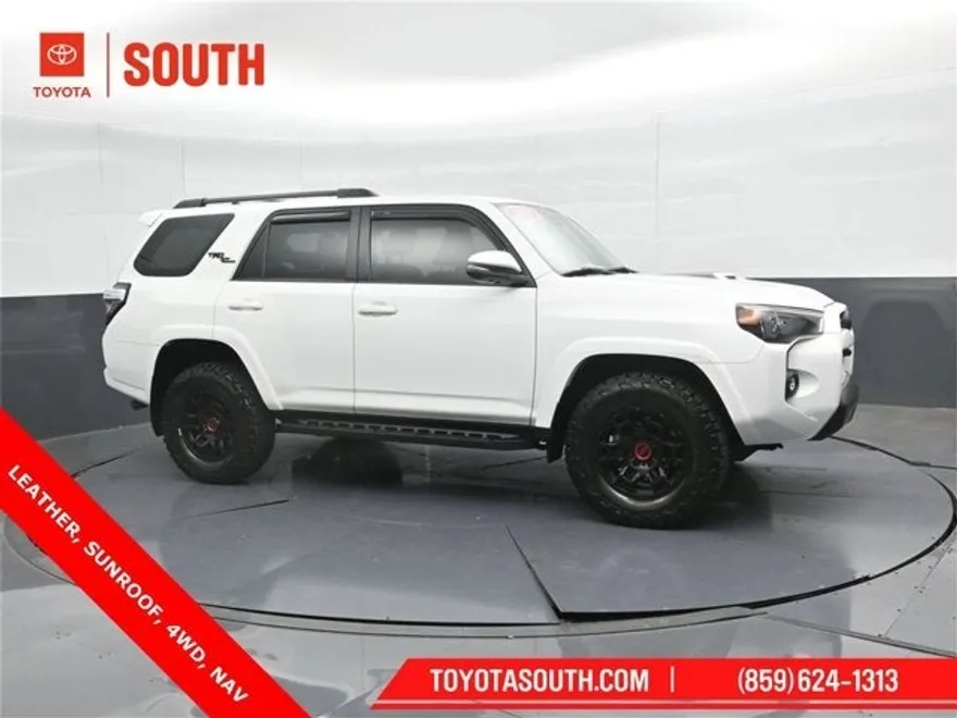 2022 Toyota 4Runner TRD Off-Road Premium photo 1