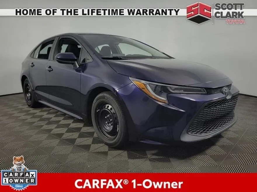 2022 Toyota Corolla LE photo 1