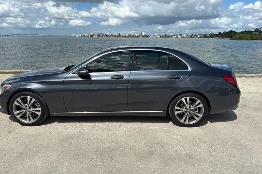 2015 Mercedes Benz C 300 Sedan photo 1