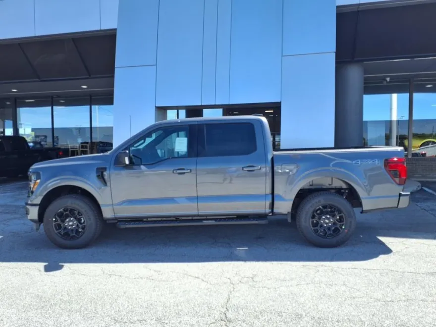 2025 Ford F-150 XLT photo 1