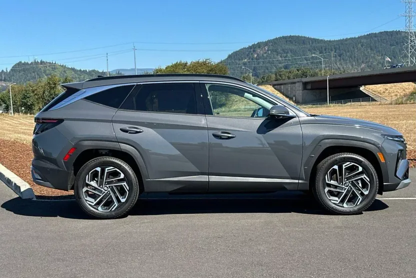 2025 Hyundai Tucson Limited photo 1