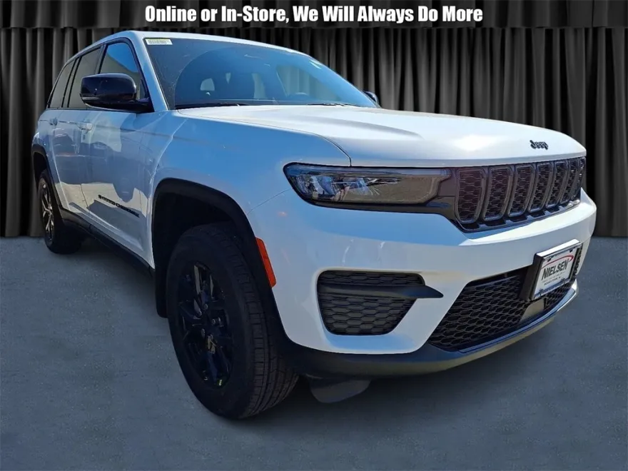 2025 Jeep Grand Cherokee Laredo Altitude photo 1