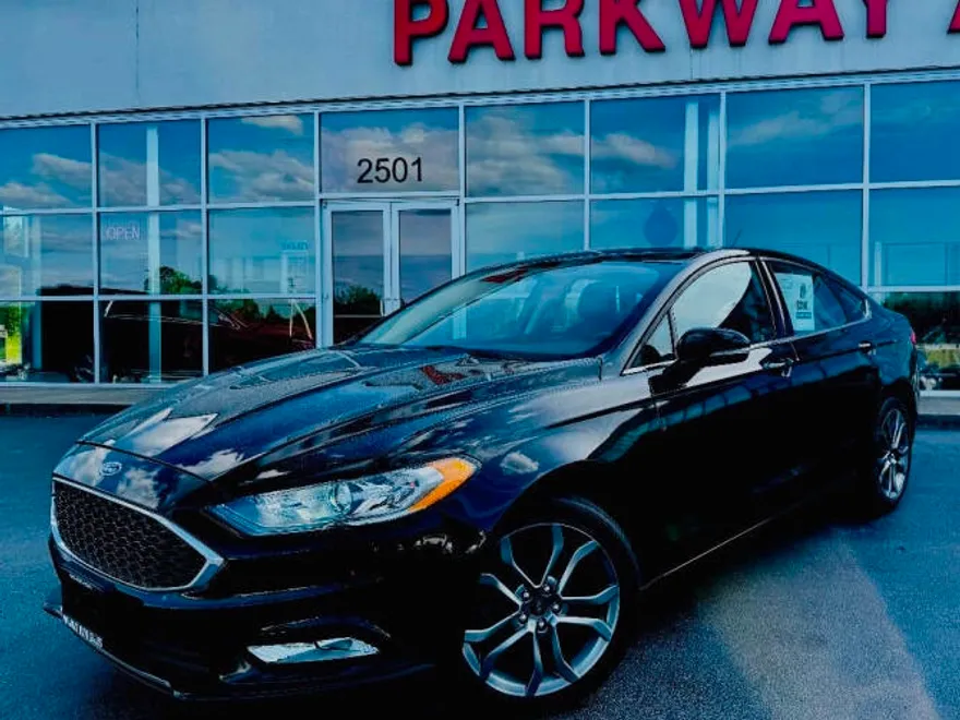 2017 Ford Fusion SE photo 1
