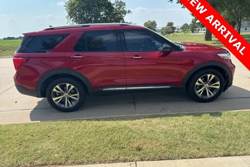 2020 Ford Explorer Platinum photo 1