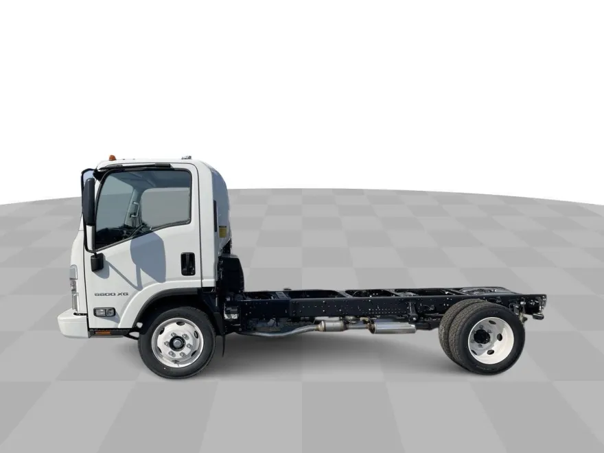 2024 Chevrolet Silverado photo 1