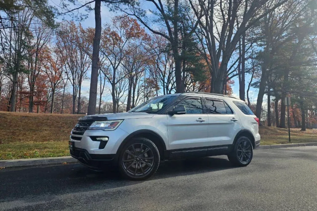 2018 Ford Explorer XLT photo 1