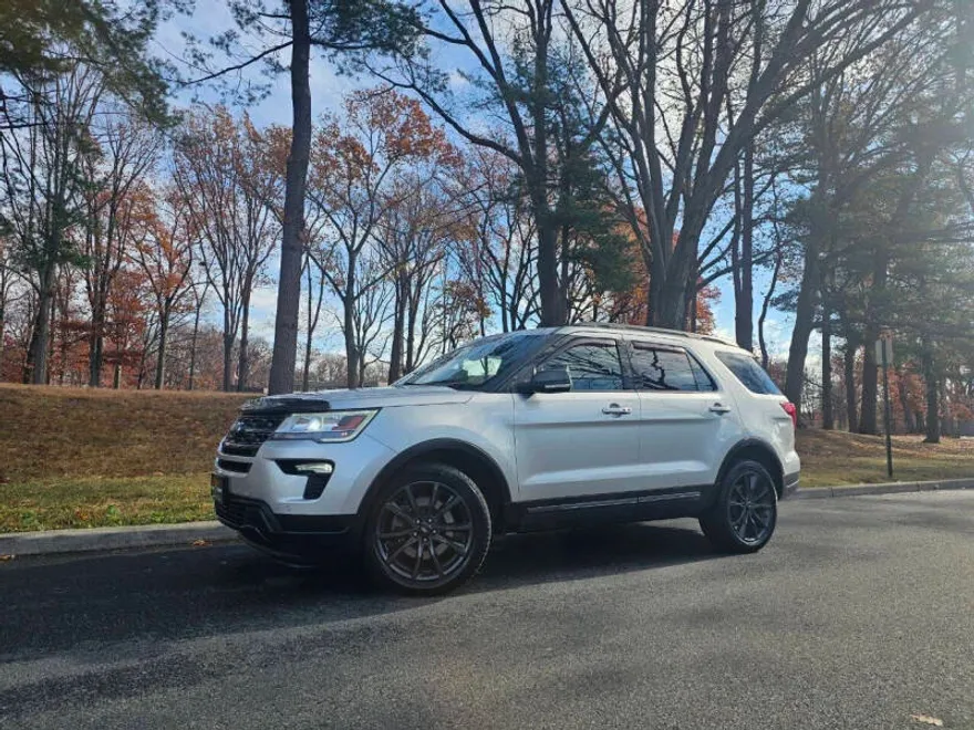 2018 Ford Explorer XLT photo 1