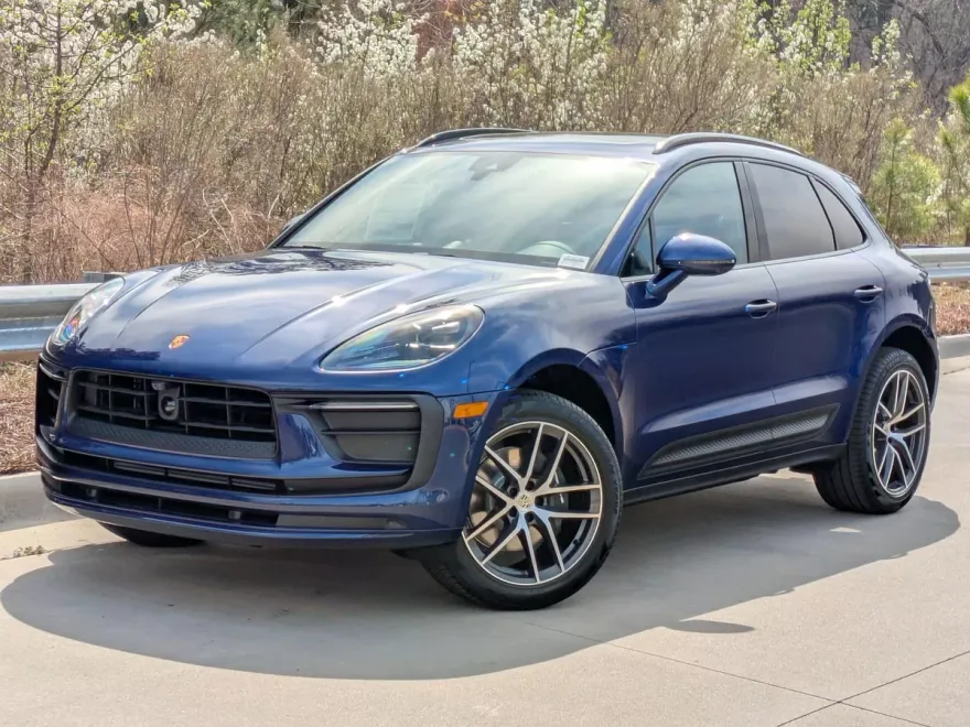 2025 Porsche Macan T photo 1