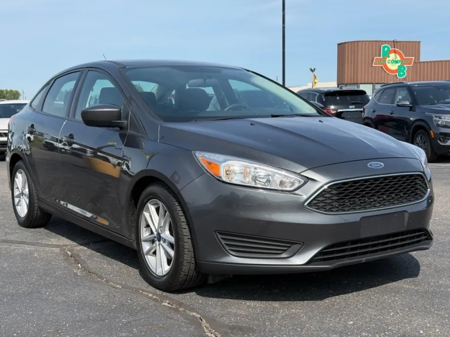 2018 Ford Focus SE photo 1