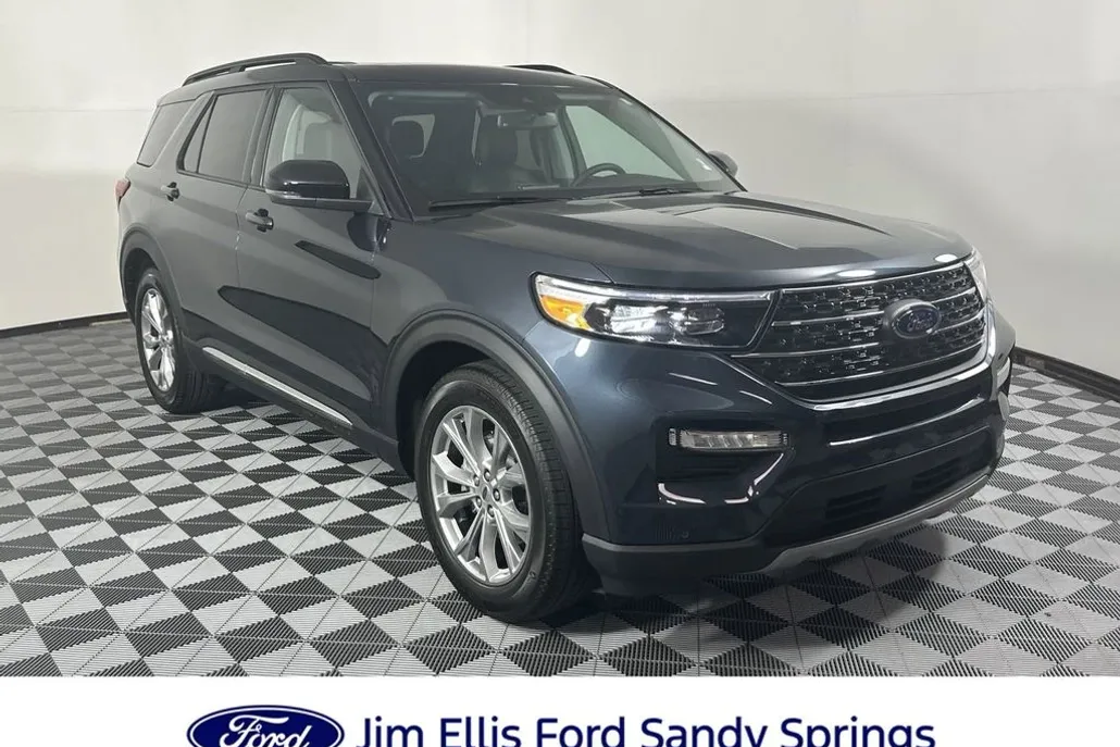 2024 Ford Explorer XLT photo 1