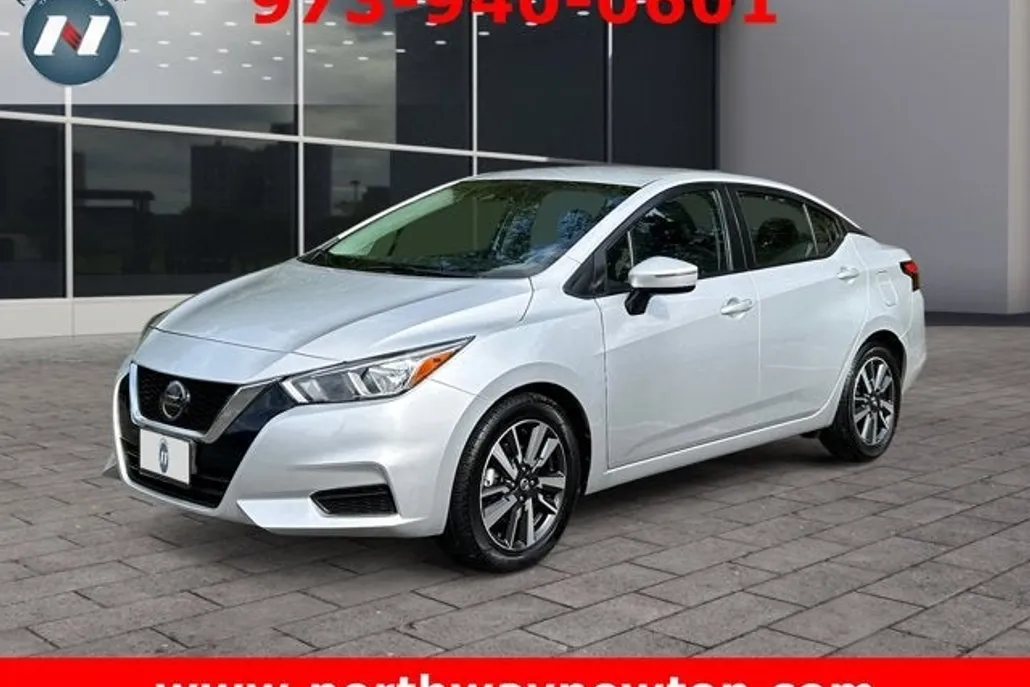 2021 Nissan Versa SV photo 1