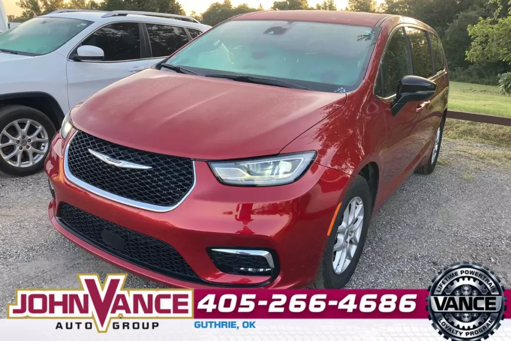 2025 Chrysler Pacifica photo 1