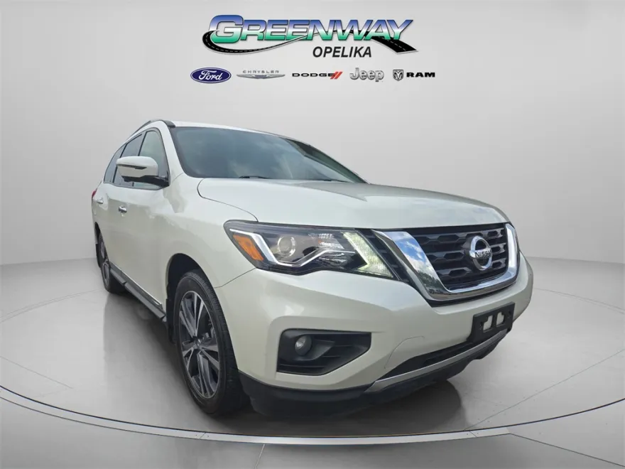 2020 Nissan Pathfinder Platinum photo 1