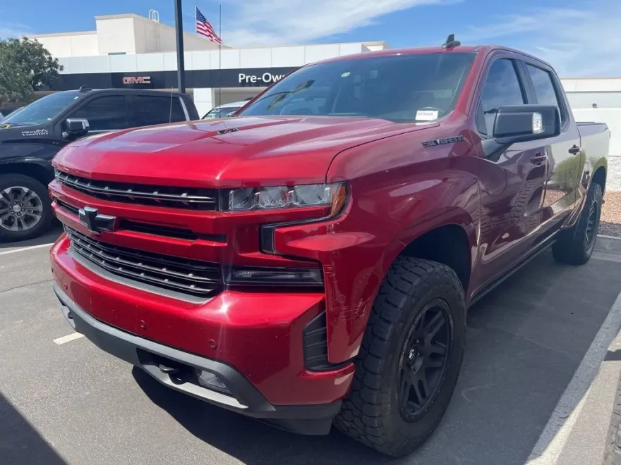 2020 Chevrolet Silverado RST photo 1