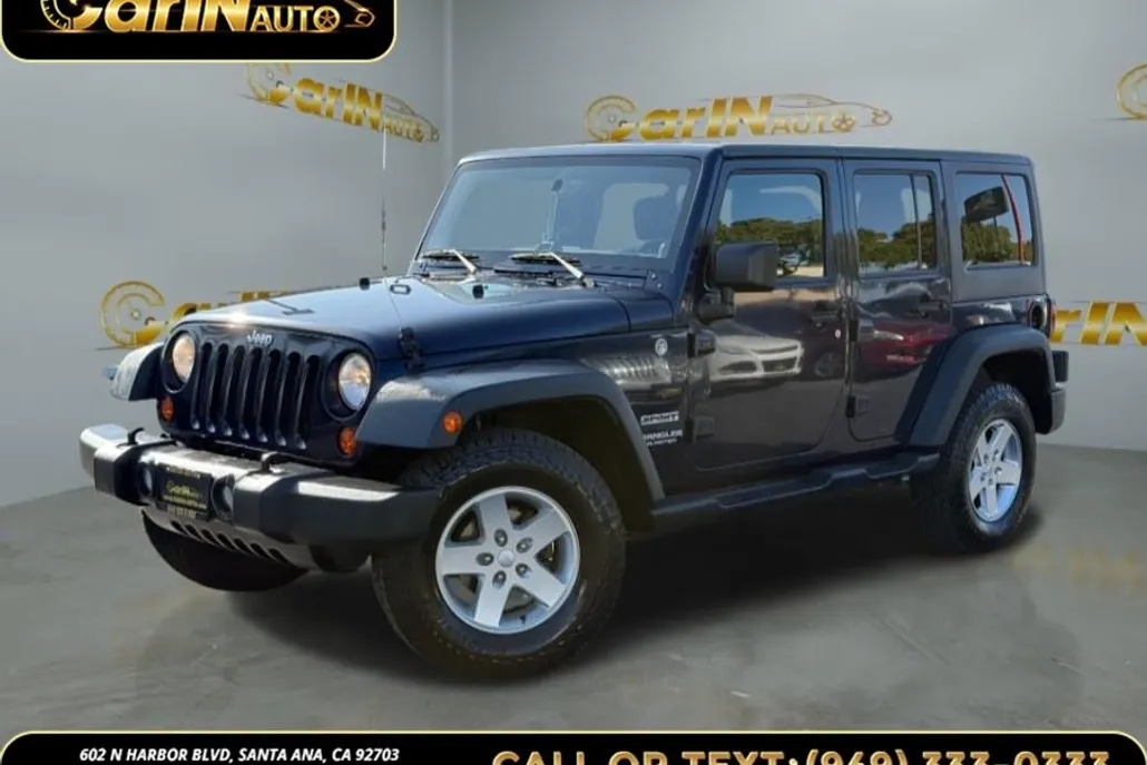 2013 Jeep Wrangler Unlimited Sport photo 1