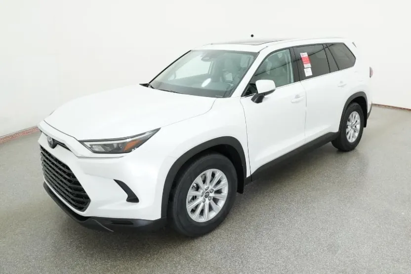 2026 Toyota Highlander XLE Hybrid photo 1