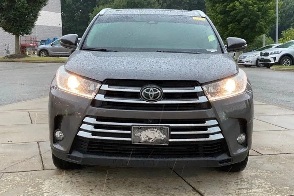 2017 Toyota Highlander Limited photo 1