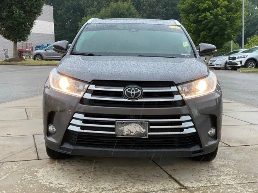 2017 Toyota Highlander Limited photo 1
