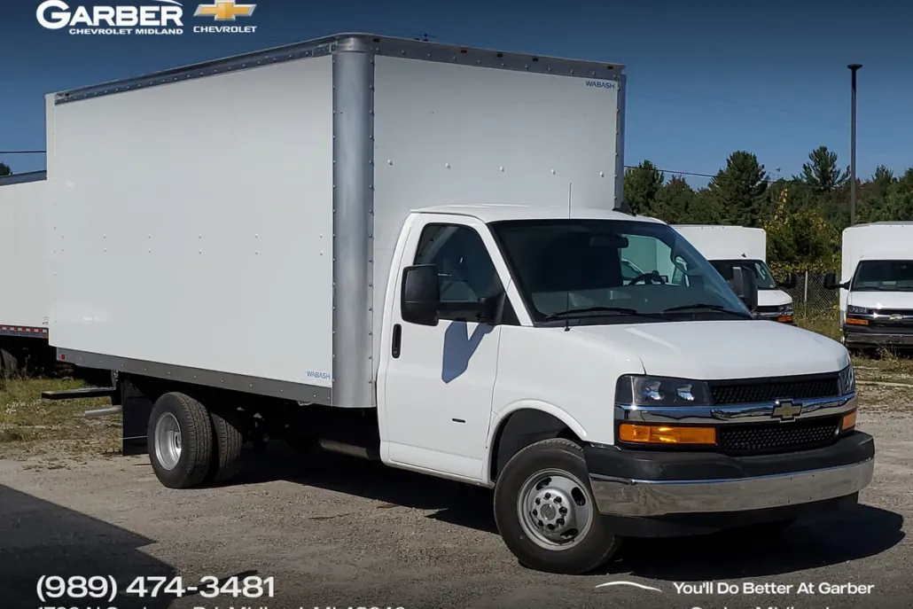 2025 Chevrolet Express 3500 Cutaway Van photo 1