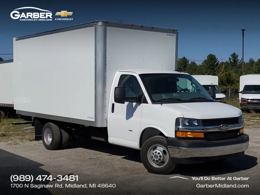 2025 Chevrolet Express 3500 Cutaway Van photo 1