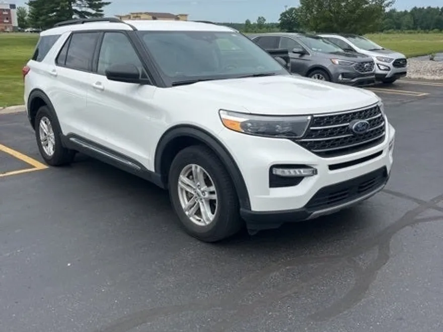 2022 Ford Explorer XLT photo 1