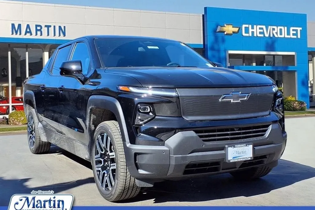 2026 Chevrolet Tahoe LS photo 1