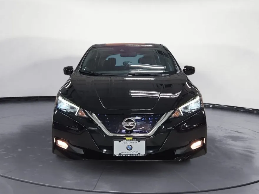 2020 Nissan Leaf SV photo 1