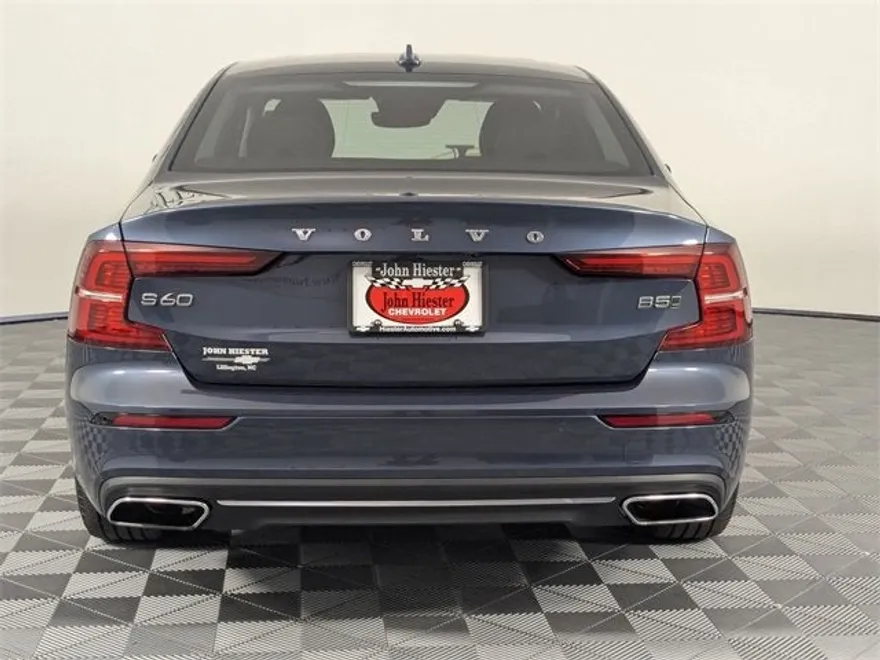 2022 Volvo S60 Inscription photo 1