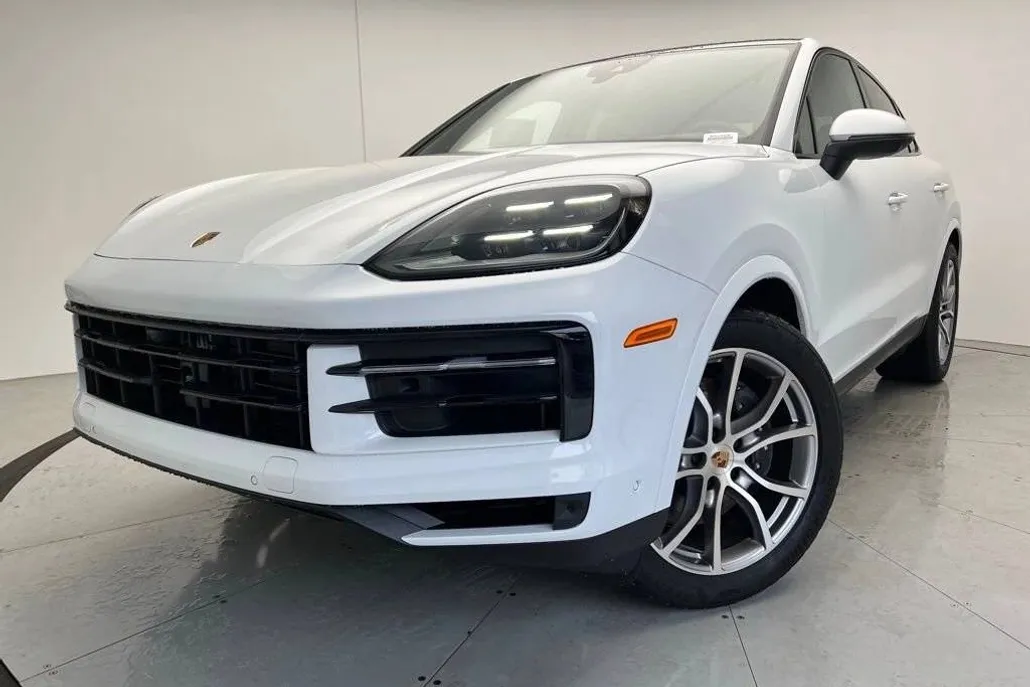 2025 Porsche Cayenne Coupe photo 1