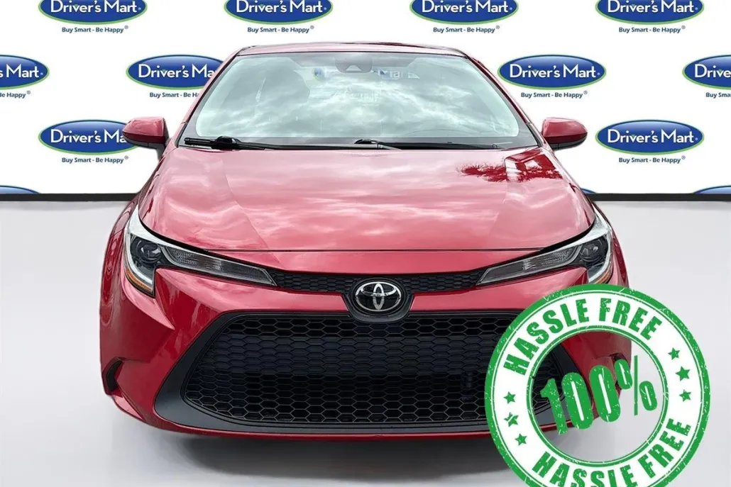 2021 Toyota Corolla LE photo 1
