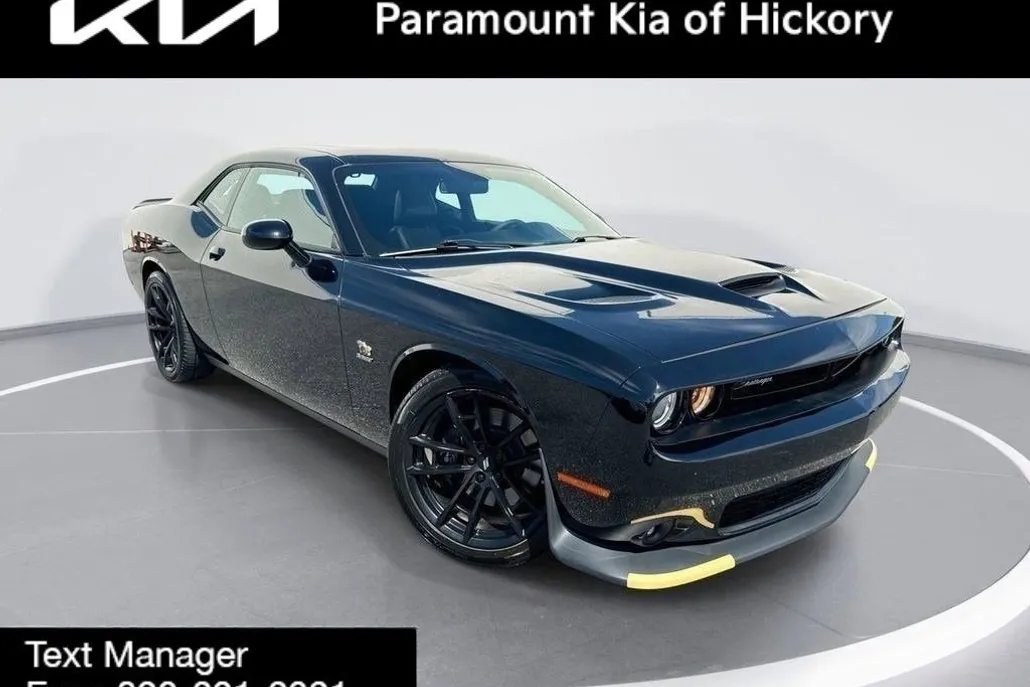 2023 Dodge Challenger R/T Scat Pack photo 1
